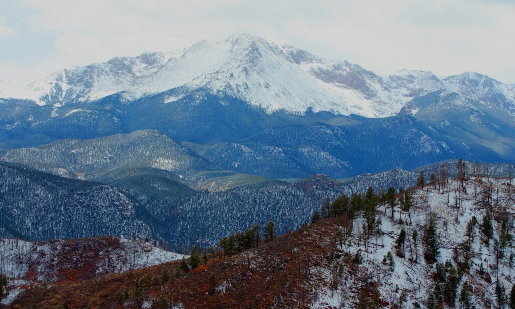 Colorado-snow-mountain
